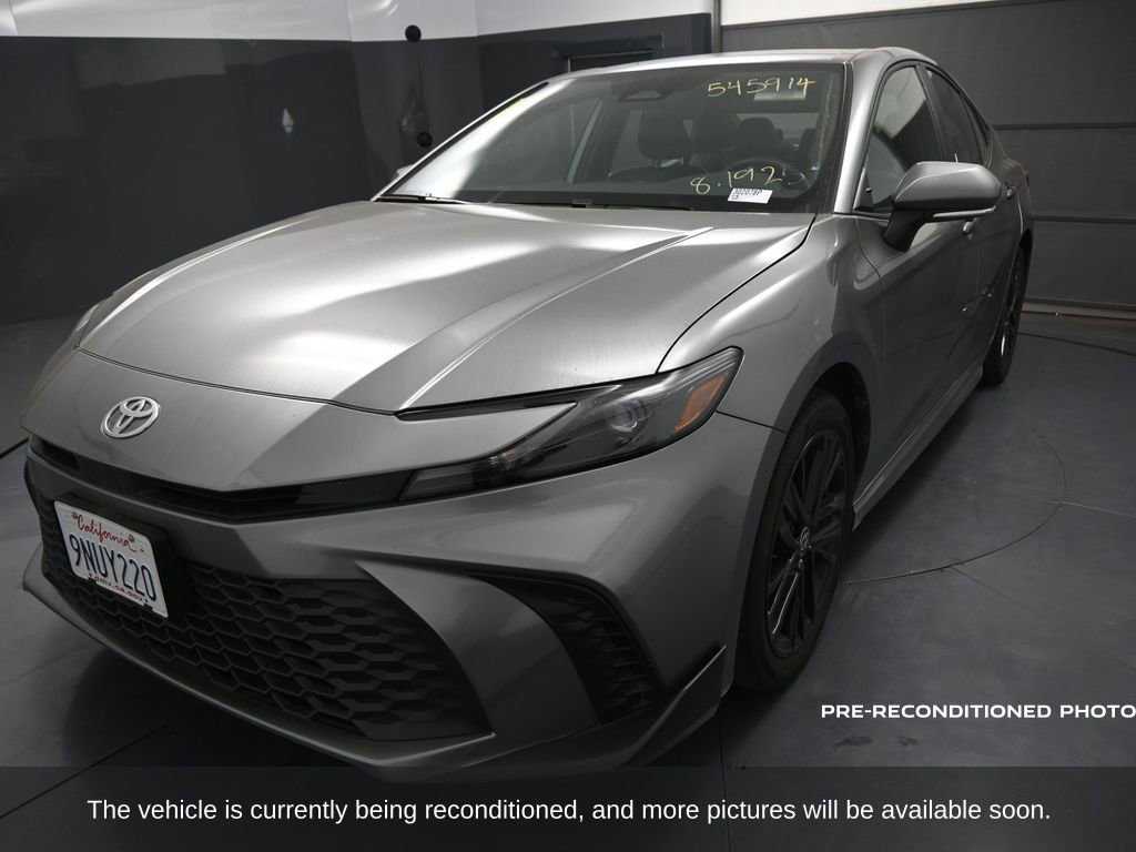 2025 Toyota Camry LE photo 4