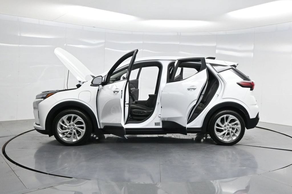 2027 Chevrolet Bolt LT - Photo 56