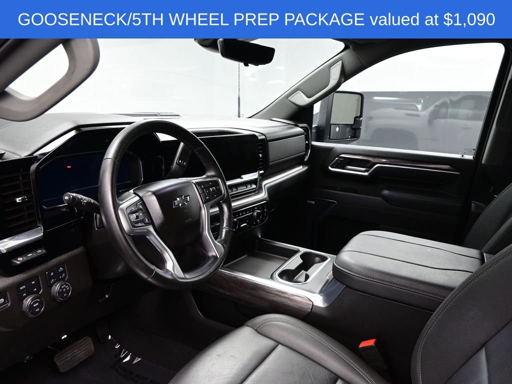 2025 Chevrolet Silverado 2500 HD LTZ photo 3