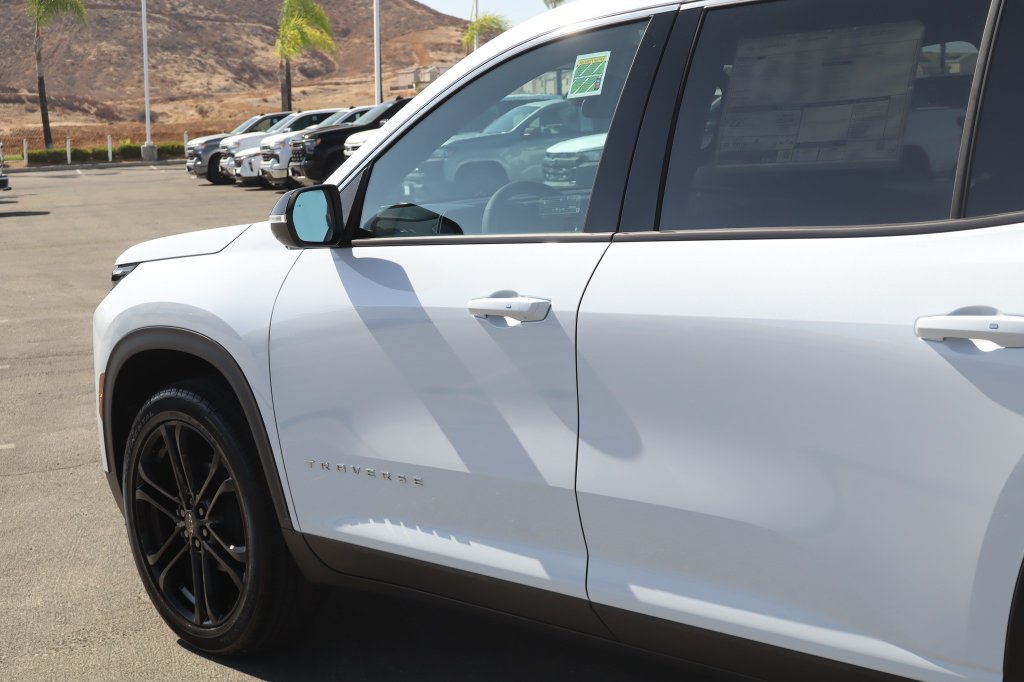 2027 Chevrolet Traverse LT - Photo 14