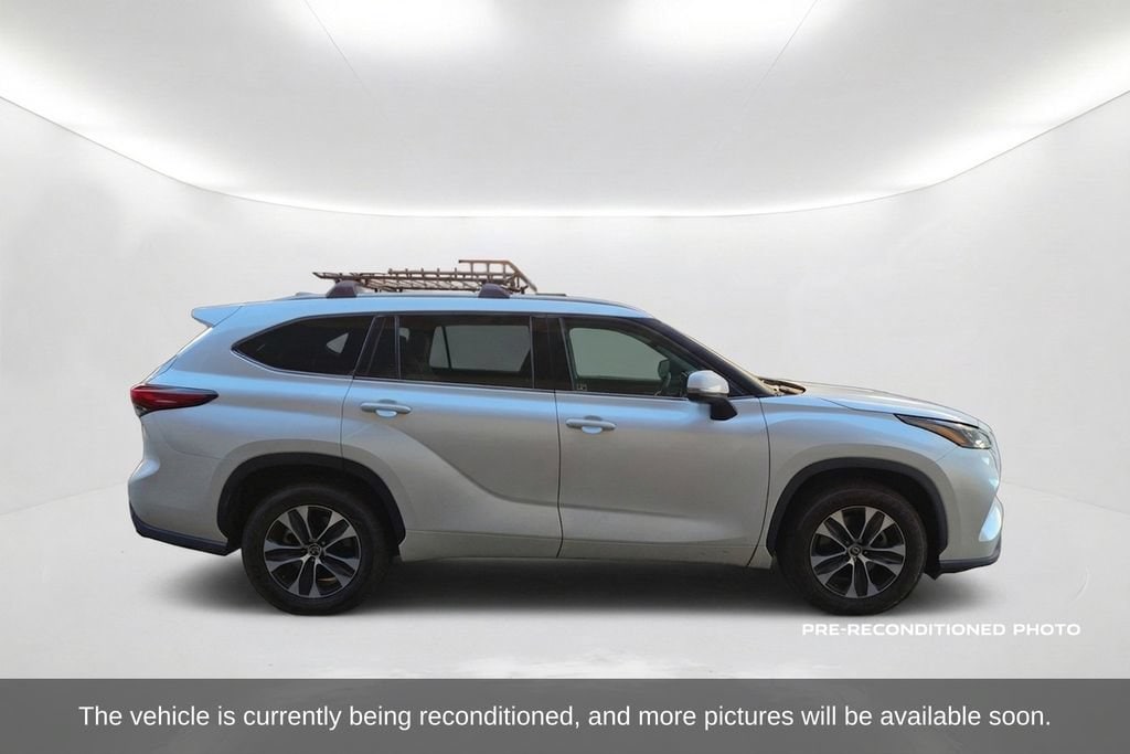 Used 2022 Toyota Highlander XLE SUV