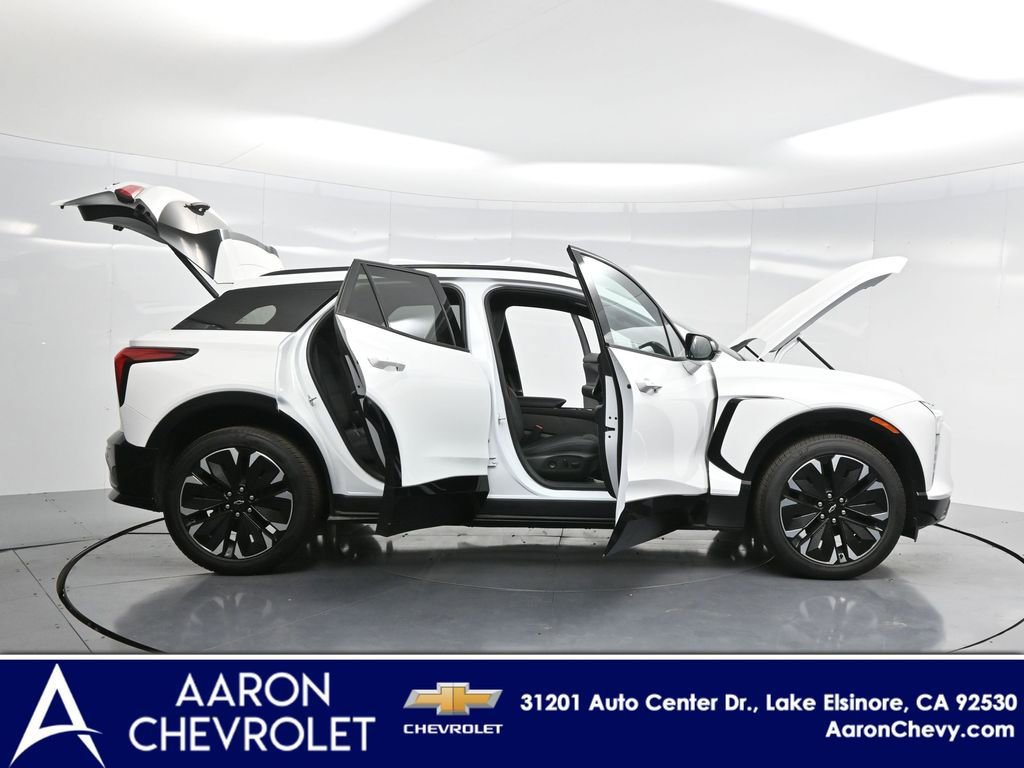 2024 Chevrolet Blazer EV RS photo 3