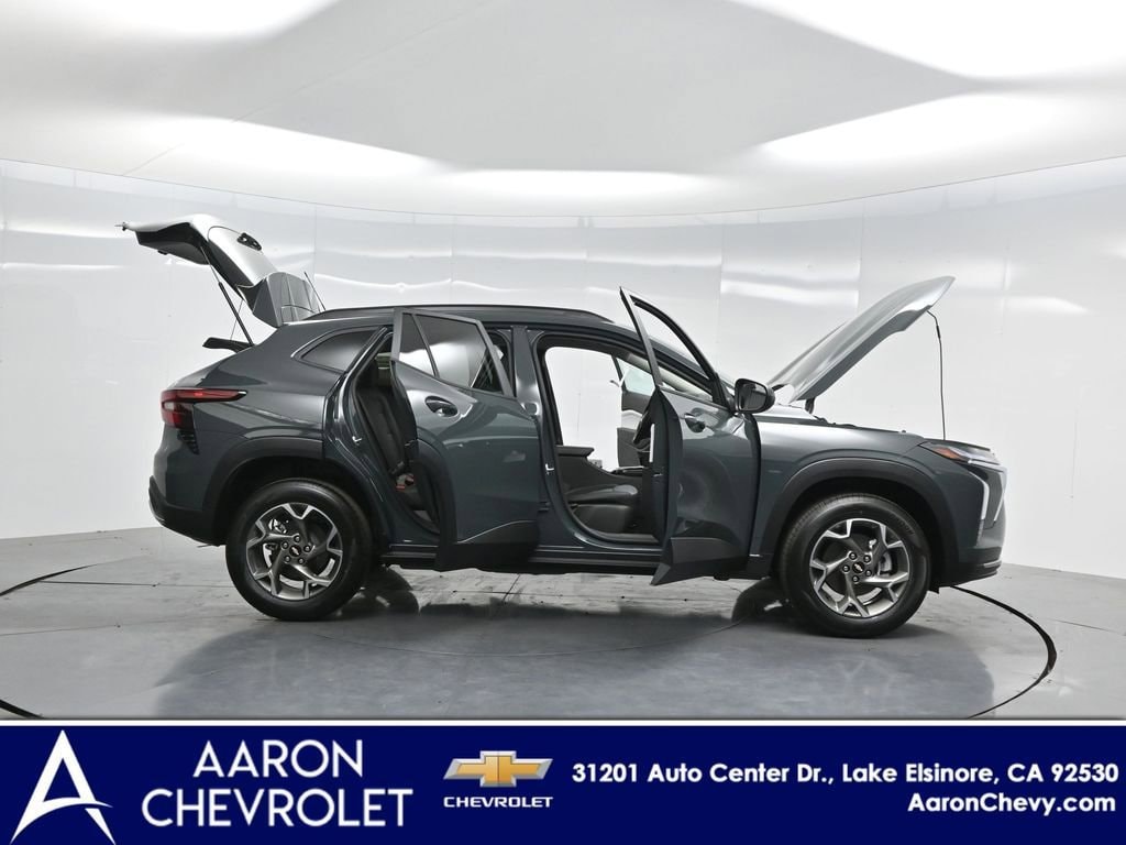 Used 2025 Chevrolet Trax LT SUV