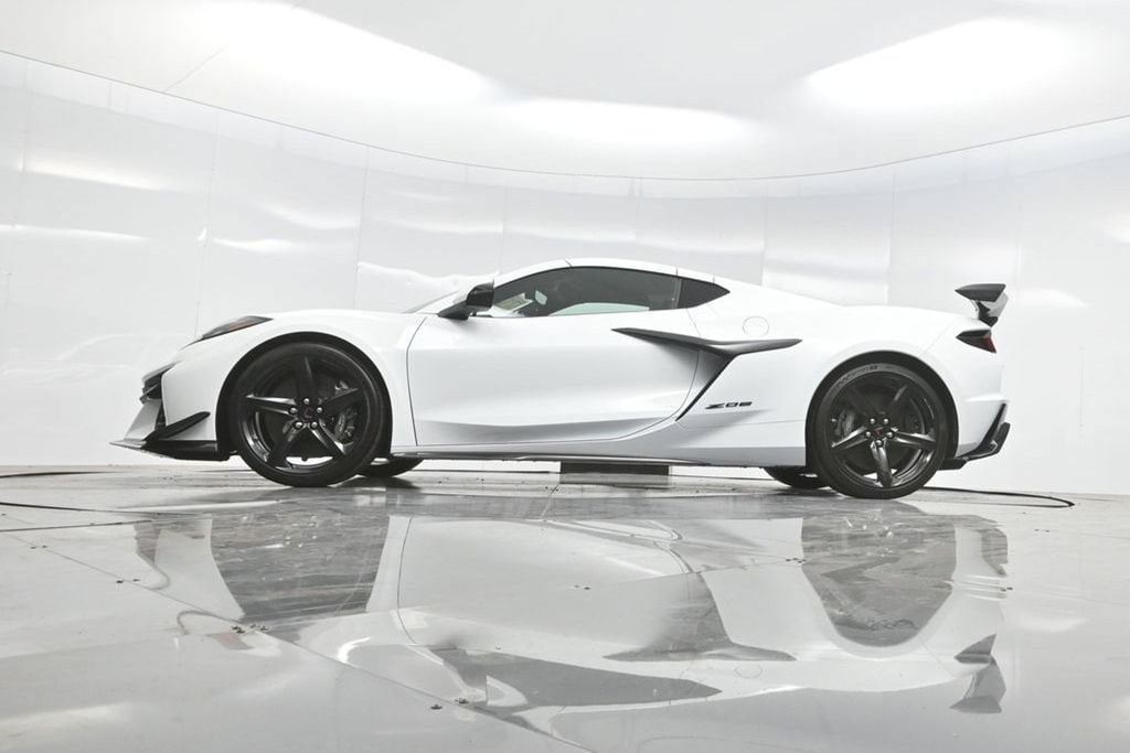 2025 Chevrolet Corvette 3LZ - Photo 7