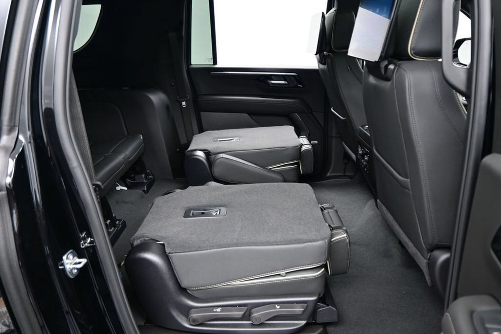 2026 Chevrolet Suburban Premier - Photo 38