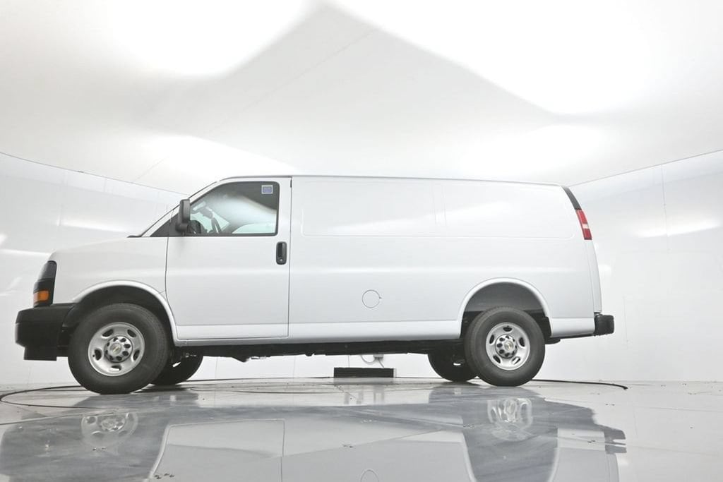 2026 Chevrolet Express Cargo Work Van - Photo 7