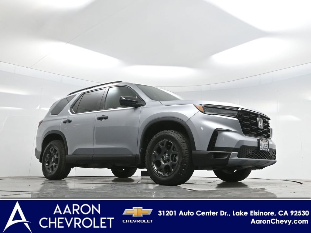 2025 Honda Pilot TrailSport photo 2