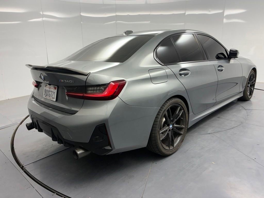 2023 BMW M340i photo 3