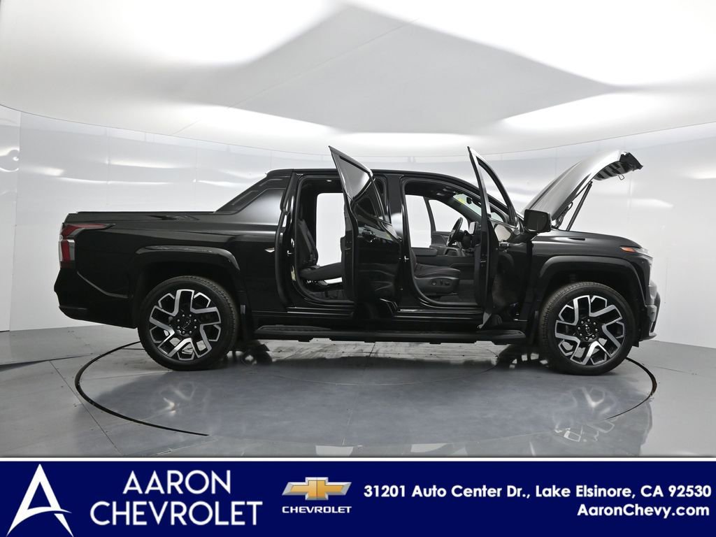 2024 Chevrolet Silverado EV RST photo 3