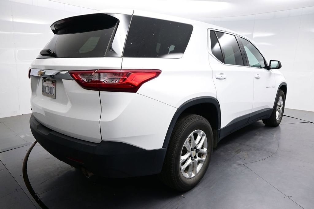 2021 Chevrolet Traverse LS w/1LS photo 3