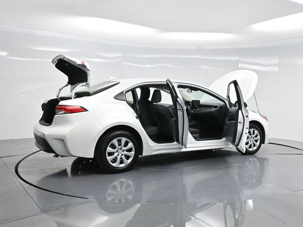 2025 Toyota Corolla Hybrid LE photo 4