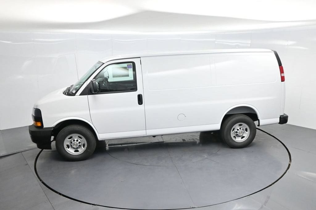 2026 Chevrolet Express Cargo Work Van - Photo 47