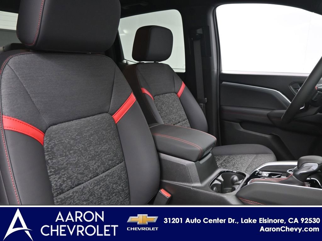 2025 Chevrolet Colorado Z71 - Photo 15