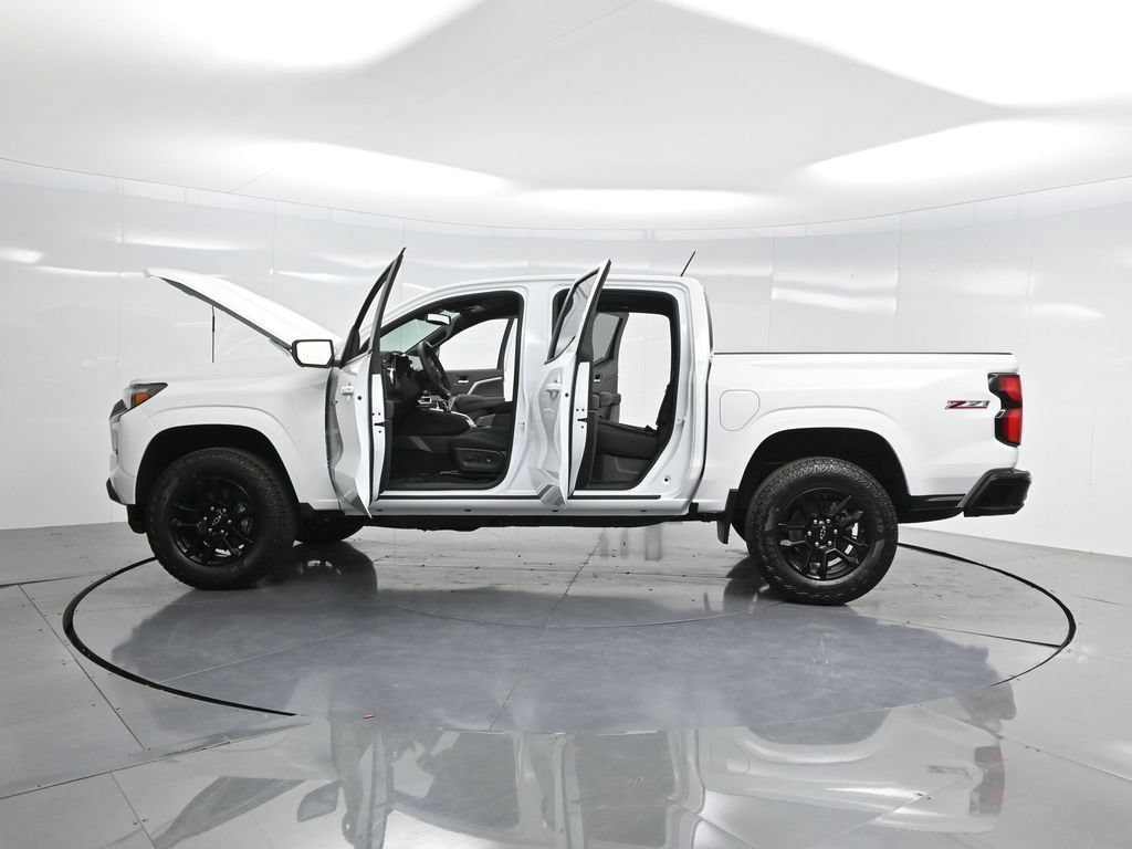 2025 Chevrolet Colorado Z71 - Photo 39