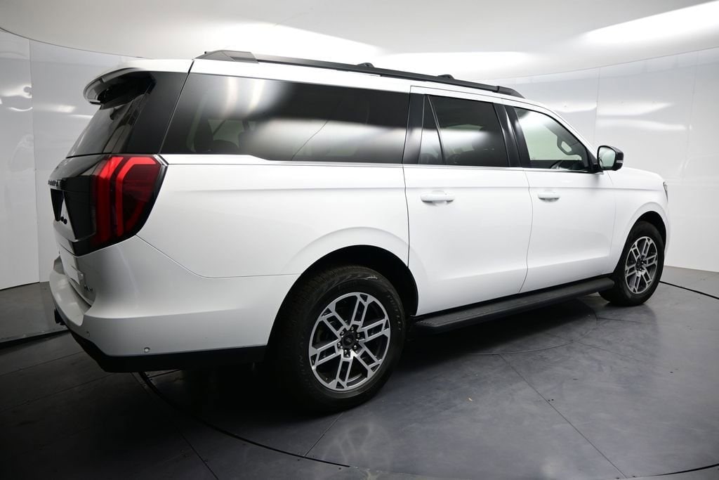 2025 Ford Expedition Max Active photo 3