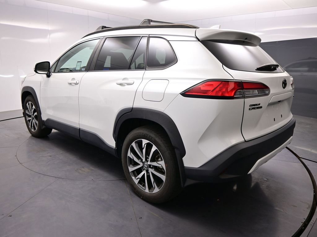 2023 Toyota Corolla Cross XLE photo 5
