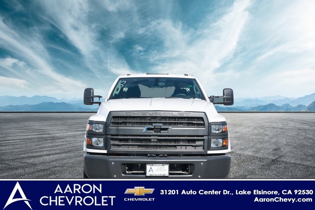 2023 Chevrolet Silverado 6500HD Work Truck photo 4