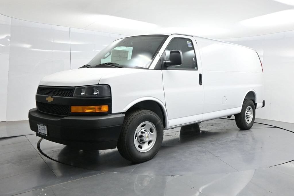 2026 Chevrolet Express Cargo Work Van - Photo 14