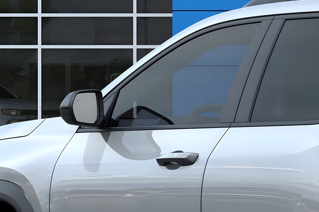 2027 Chevrolet Equinox LT - Photo 13