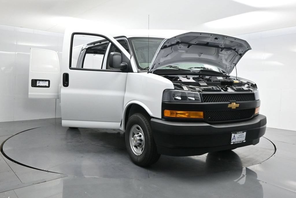 2026 Chevrolet Express Cargo Work Van - Photo 42