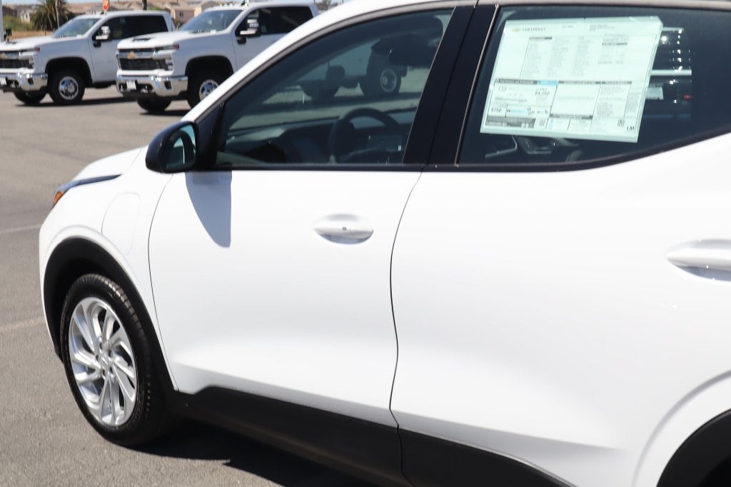 2027 Chevrolet Bolt LT - Photo 14