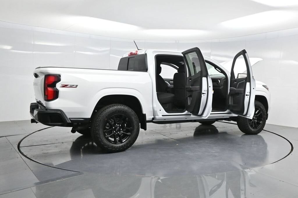 New 2025 Chevrolet Colorado Z71 Truck