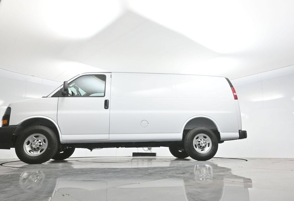 2026 Chevrolet Express Cargo Work Van - Photo 7