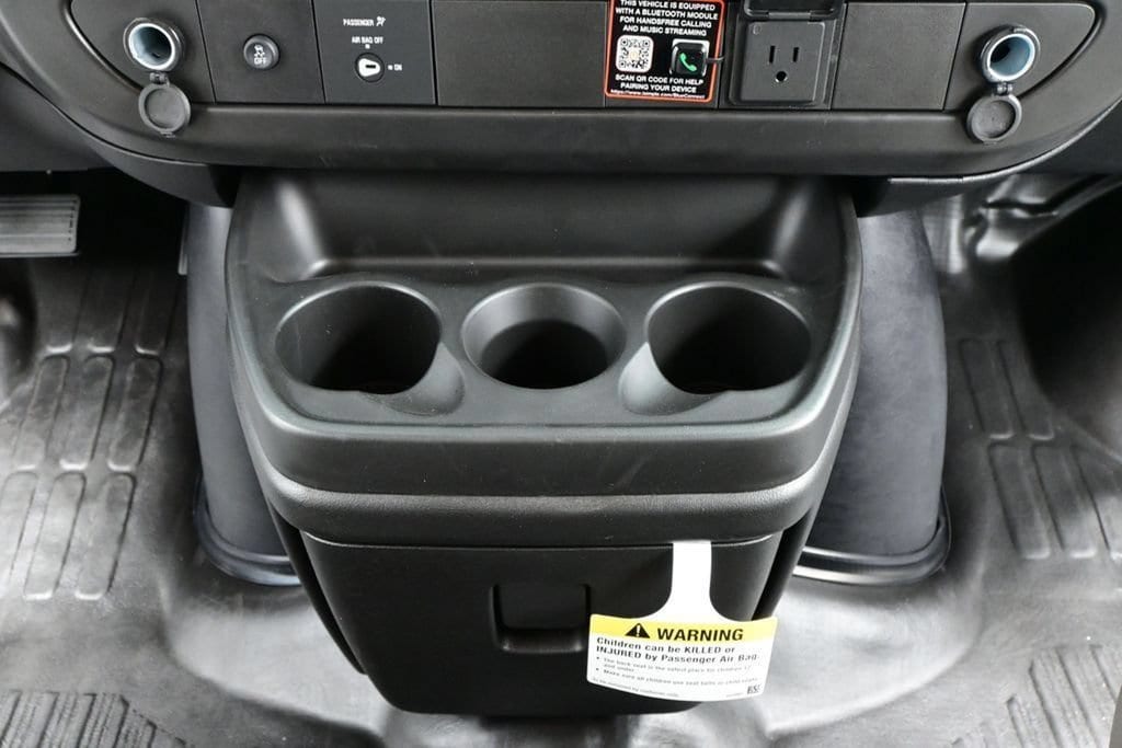 2026 Chevrolet Express Cargo Work Van - Photo 27