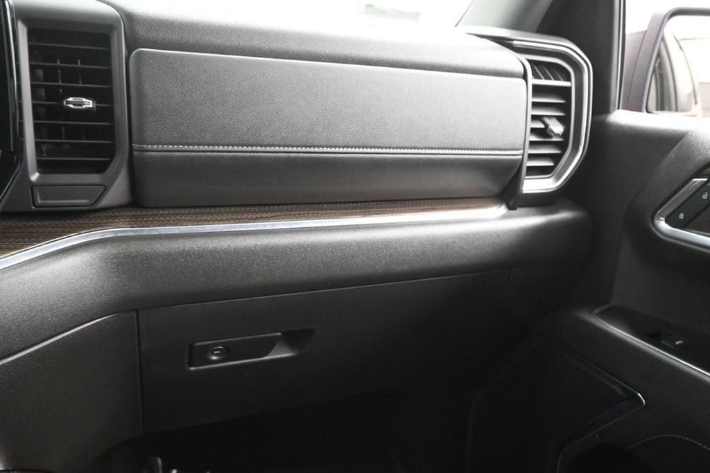 2024 Chevrolet Silverado 1500 LT - Photo 13