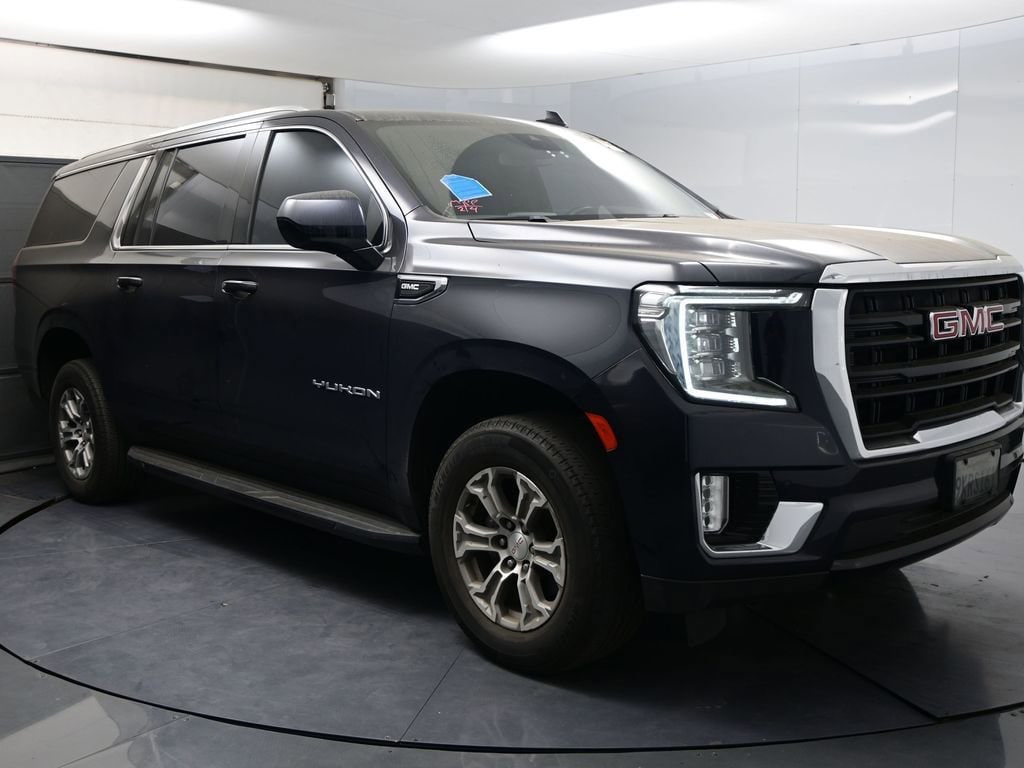 2023 GMC Yukon XL SLE photo 3