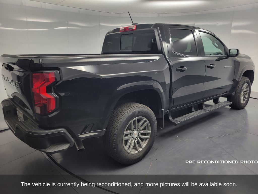 2024 Chevrolet Colorado LT photo 3