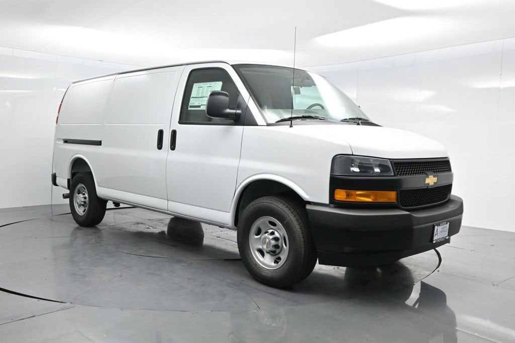 2026 Chevrolet Express Cargo Work Van - Photo 33
