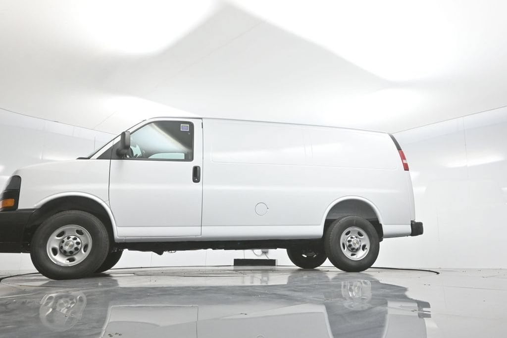 2026 Chevrolet Express Cargo Work Van - Photo 7