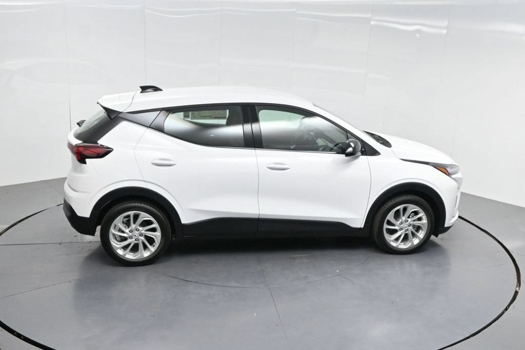 2027 Chevrolet Bolt LT - Photo 73
