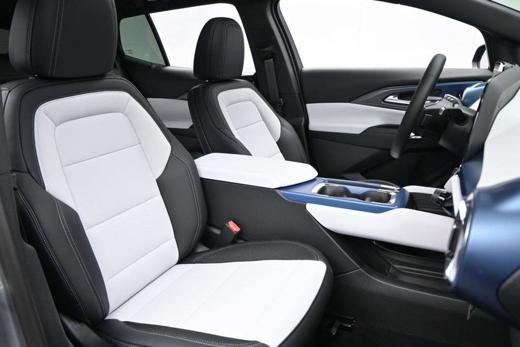 2026 Chevrolet Equinox EV 2LT - Photo 9