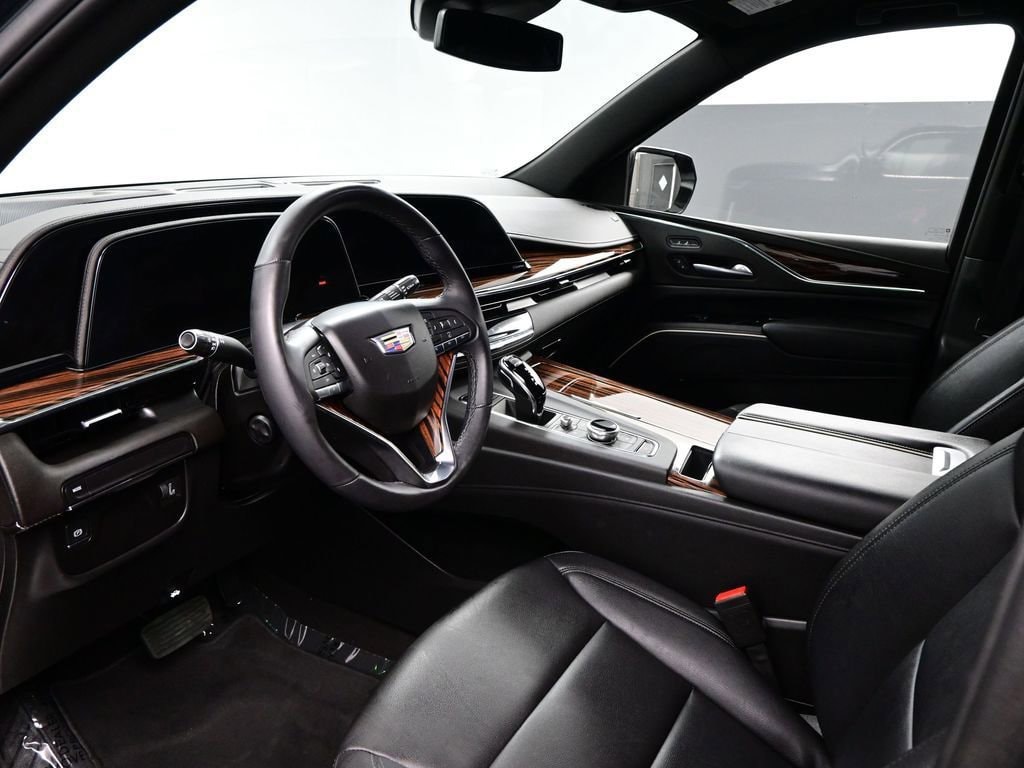2024 CADILLAC Escalade Luxury photo 3