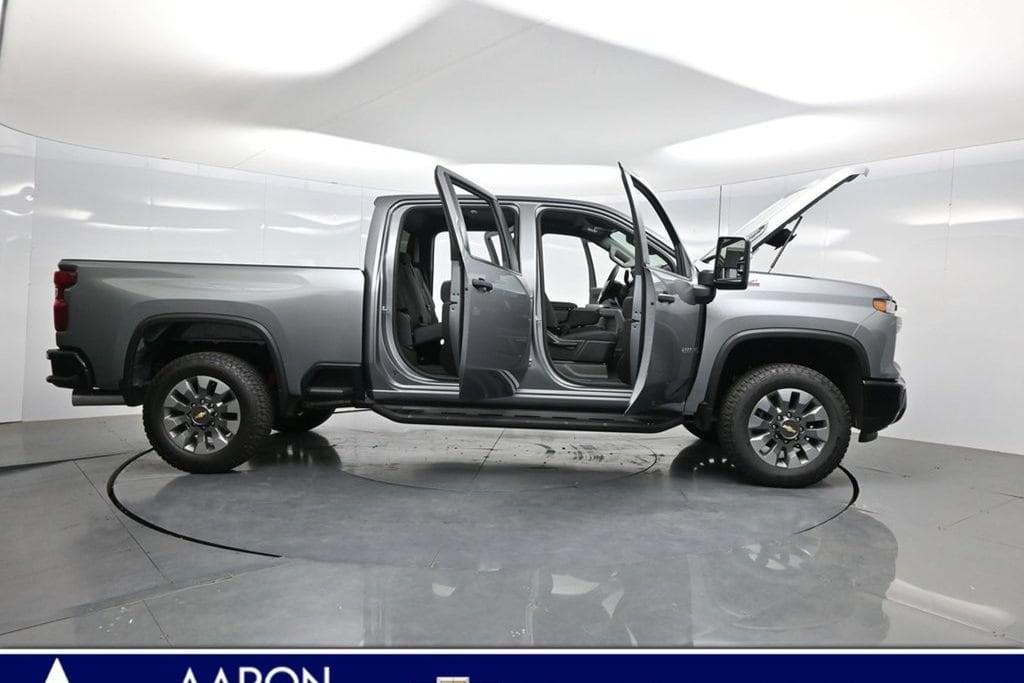 2026 Chevrolet Silverado 2500 HD Custom - Photo 3