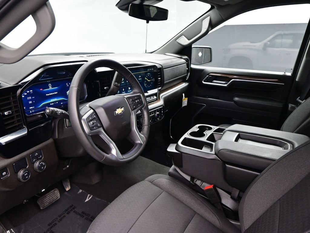 2025 Chevrolet Silverado 1500 LT w/1LT photo 3