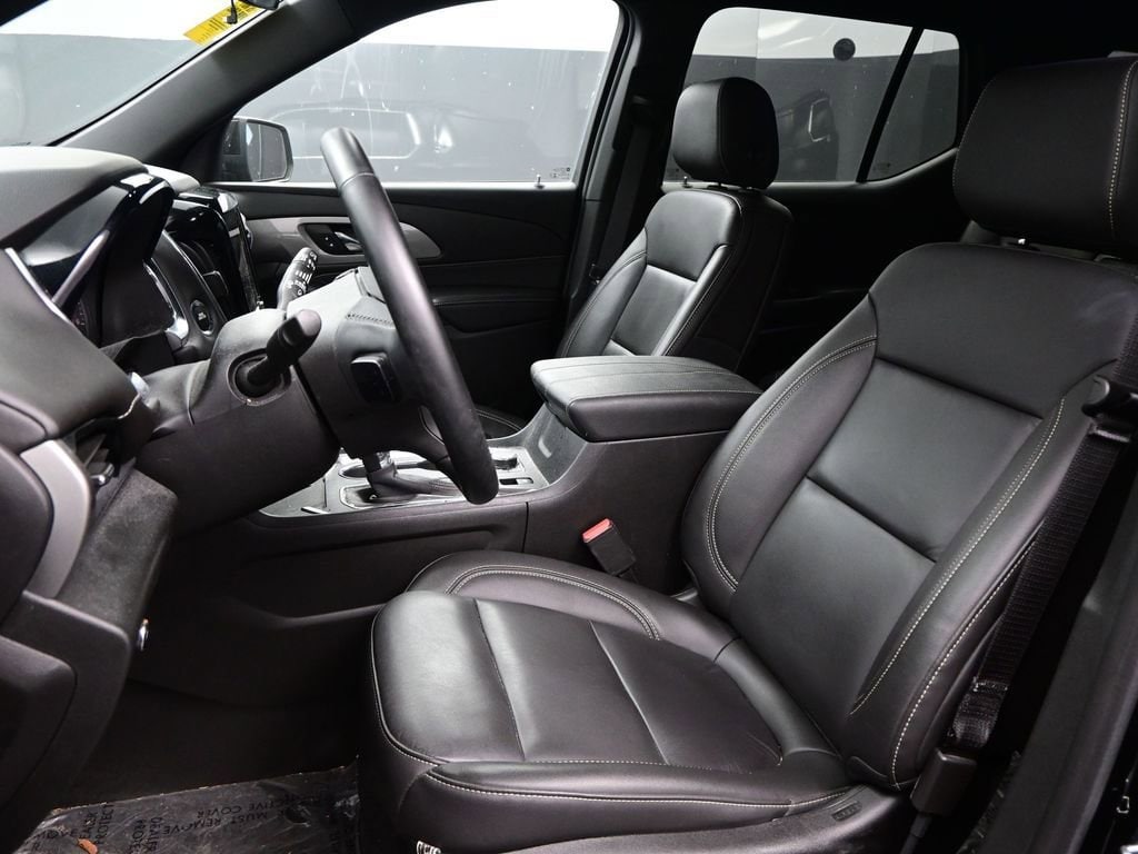 2023 Chevrolet Traverse LT Leather photo 6