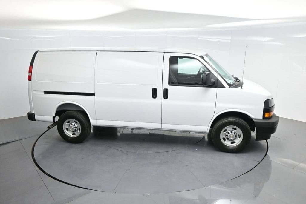 2026 Chevrolet Express Cargo Work Van - Photo 57