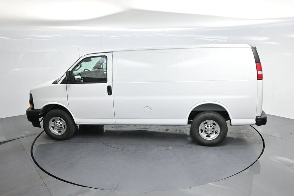 2026 Chevrolet Express Cargo Work Van - Photo 53