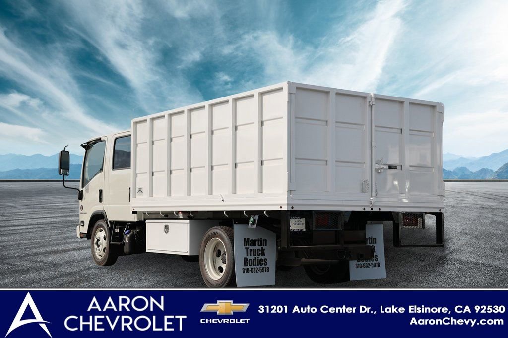 2024 Chevrolet Silverado 5500HD photo 2