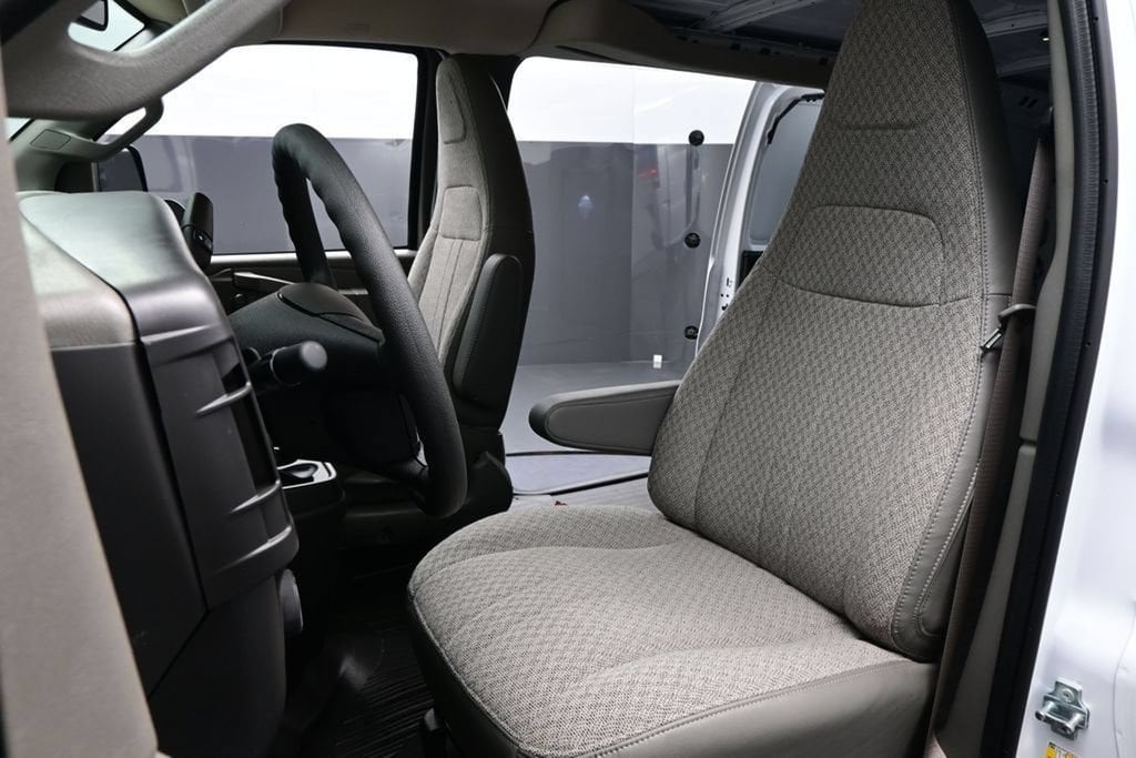 2026 Chevrolet Express Cargo Work Van - Photo 9