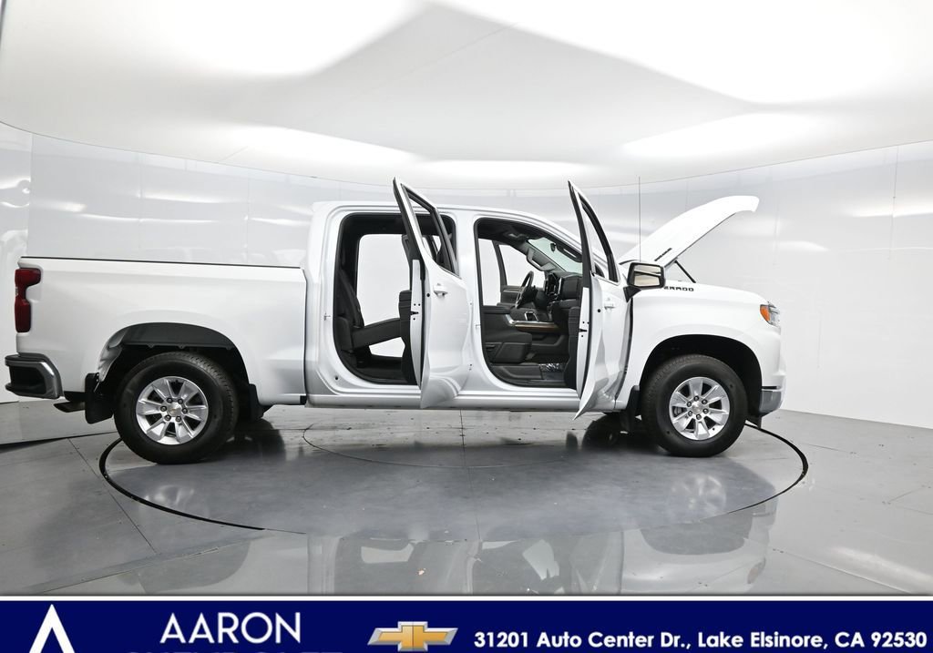 2025 Chevrolet Silverado 1500 LT w/1LT photo 2