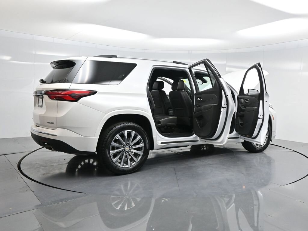 Used 2023 Chevrolet Traverse Premier SUV