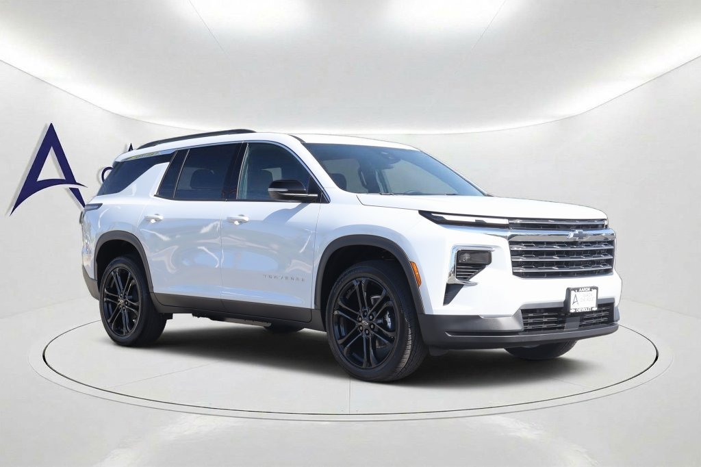 2027 Chevrolet Traverse LT - Photo 3