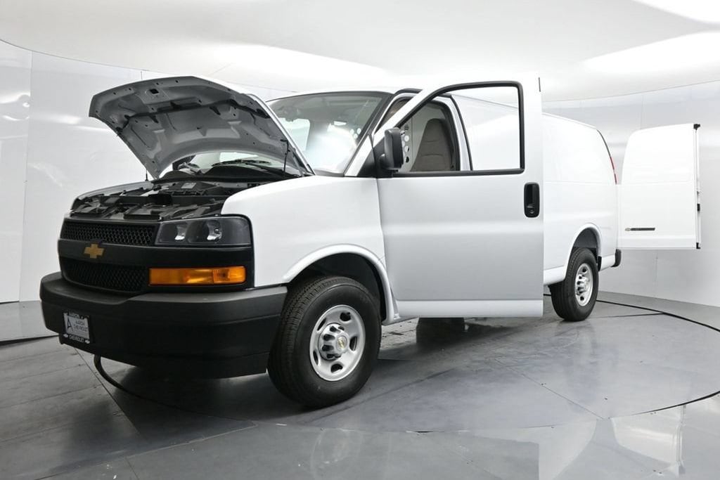 2026 Chevrolet Express Cargo Work Van - Photo 47