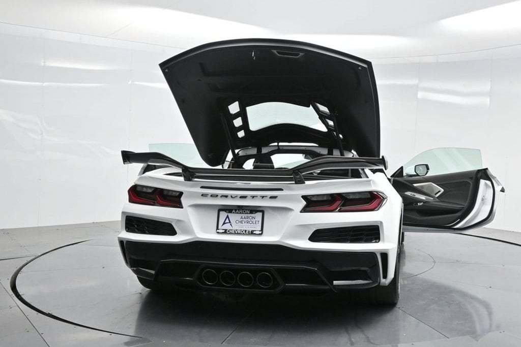 2025 Chevrolet Corvette 3LZ - Photo 36