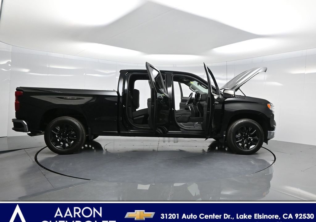 2023 Chevrolet Silverado 1500 photo 3