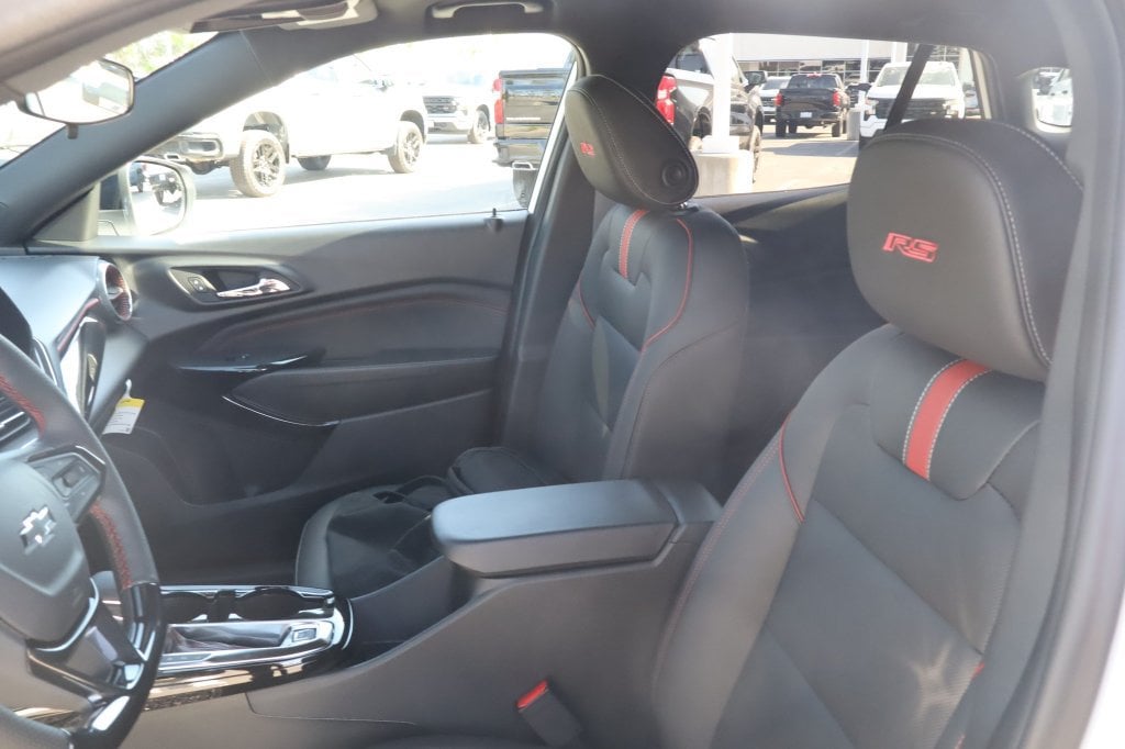 2026 Chevrolet Trax RS - Photo 18